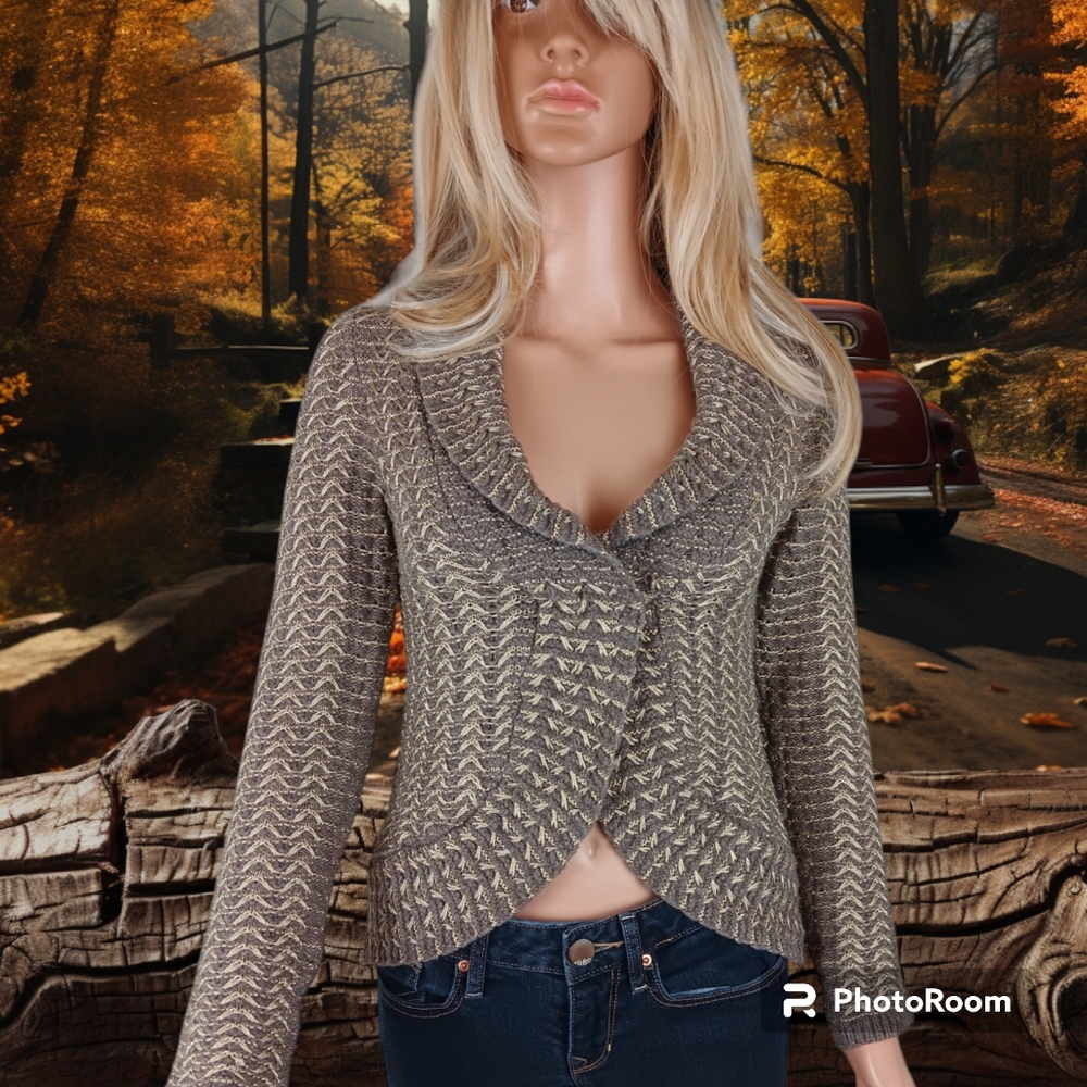 Snap front closure, v-neck cardigan sweater